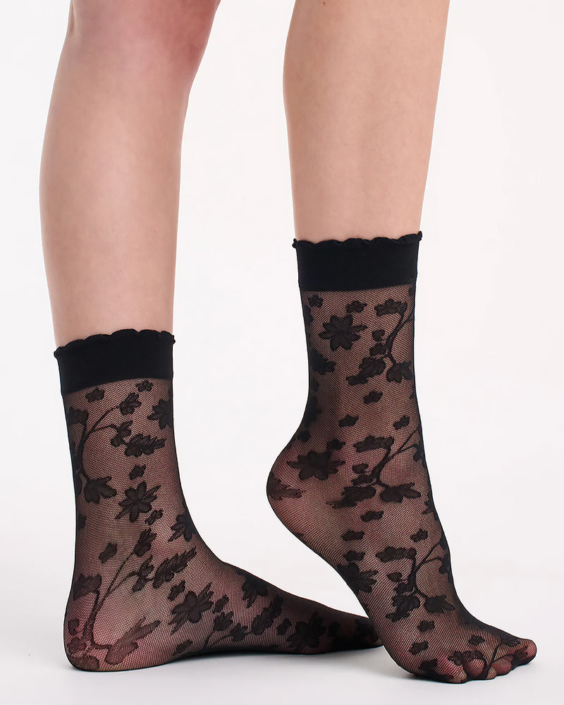 FLORAL BLACK HOSIERY SOCK