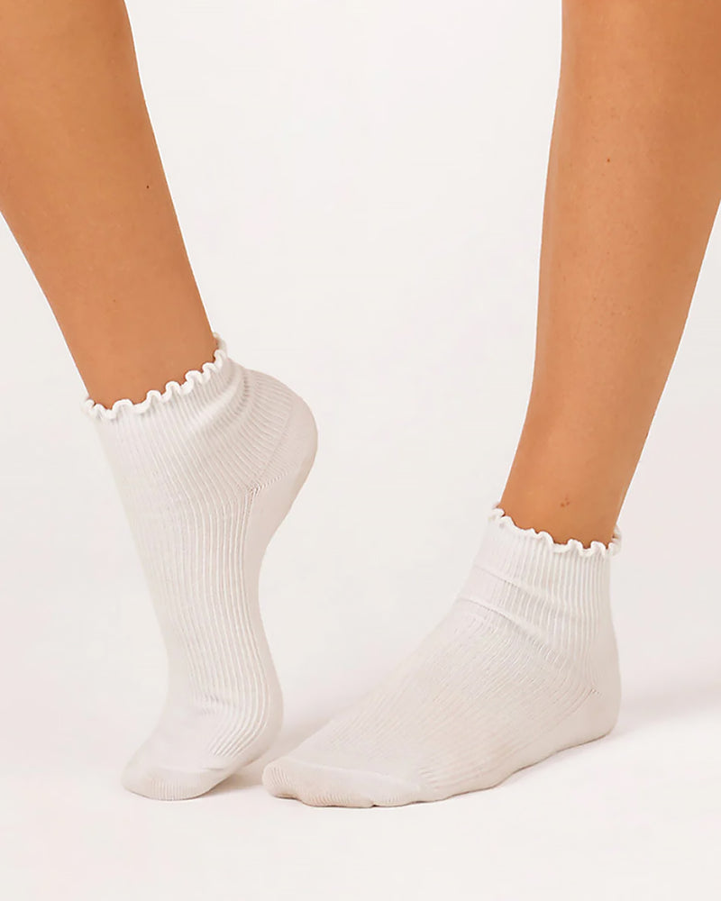 RIB LETTUCE EDGE WHITE CREW SOCK