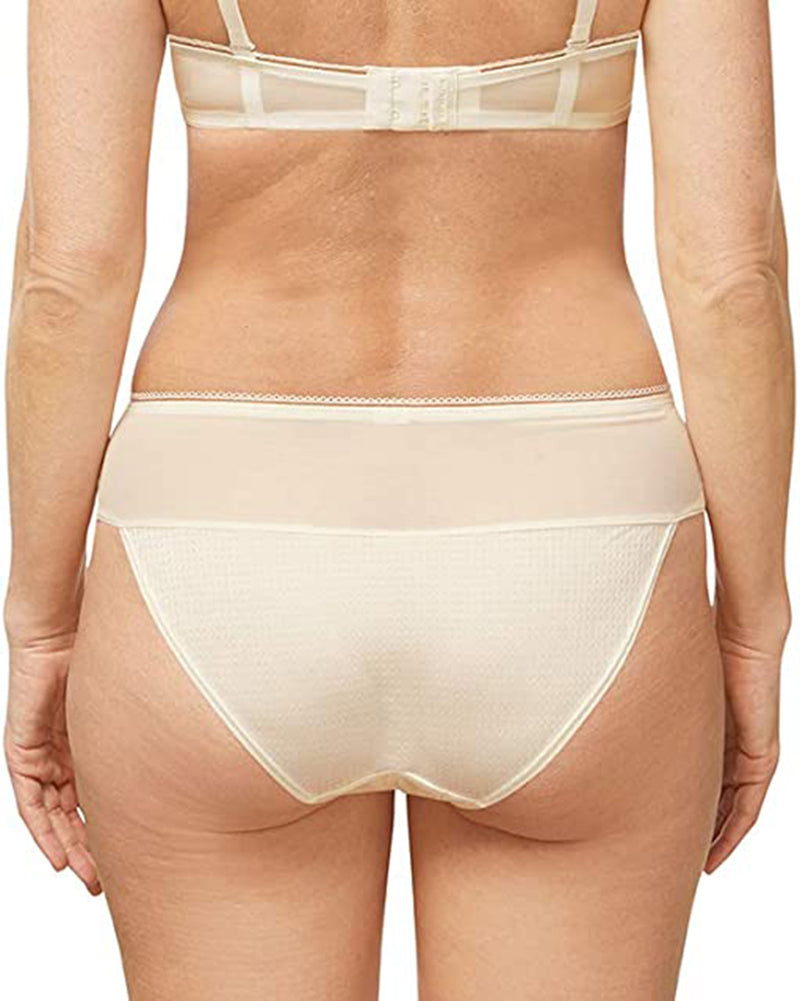 CARRIE BRIEF